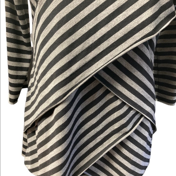 VERVE ami V-neck Top - Picture 3 of 8